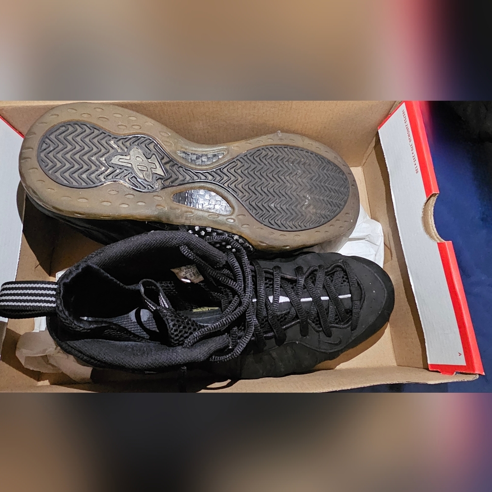 Black Nike Athletic Shoes
